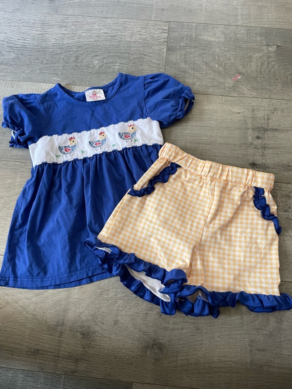Ruffle Girl Embroidered Chicken Set